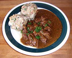 Bierfleisch mit Semmelkn�del